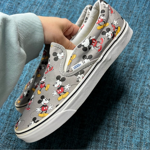 RARE Vans x Disney Mickey Mouse Classic Slip On Sneakers Limited Edition - Picture 4 of 10